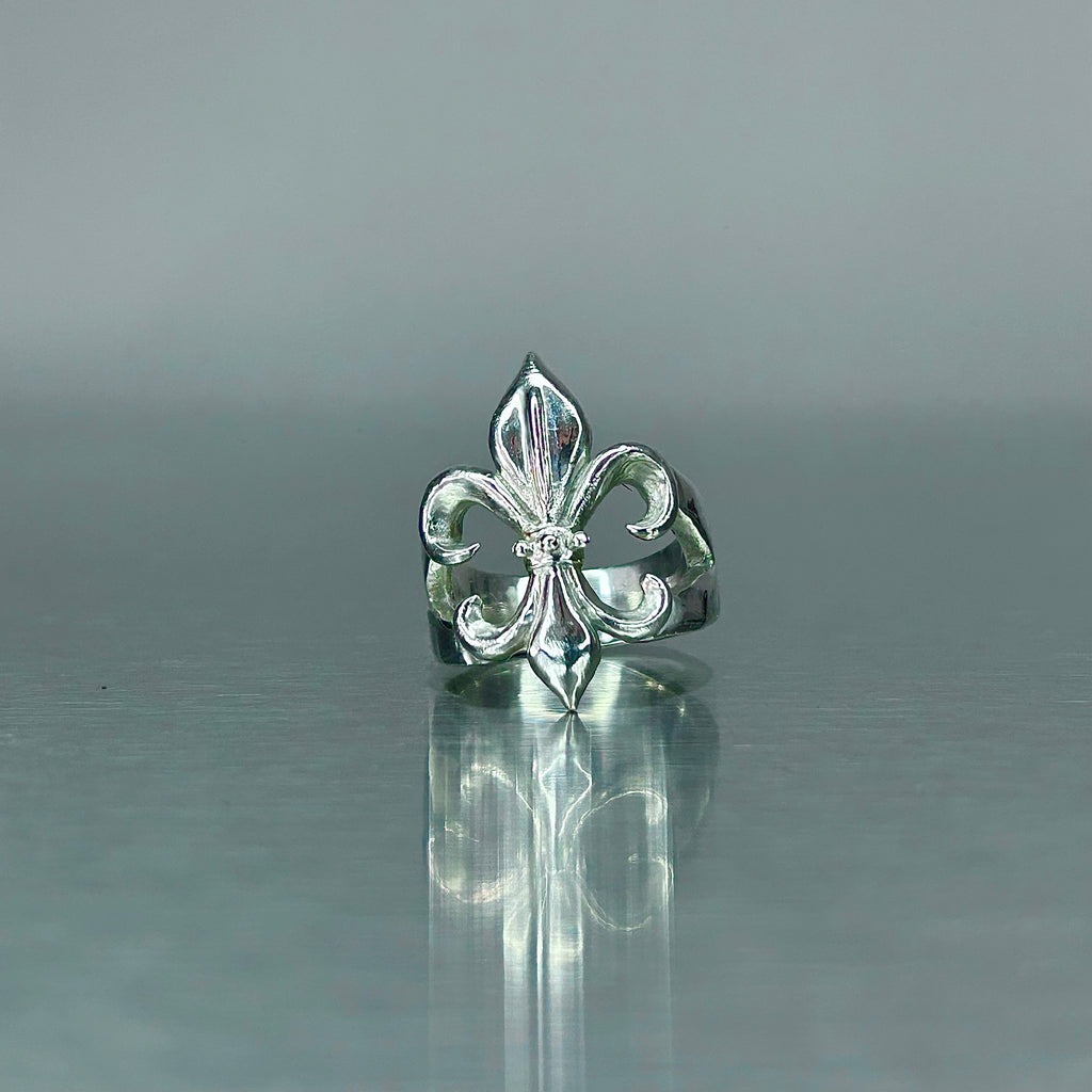 Fleur de Lis Pinky Ring