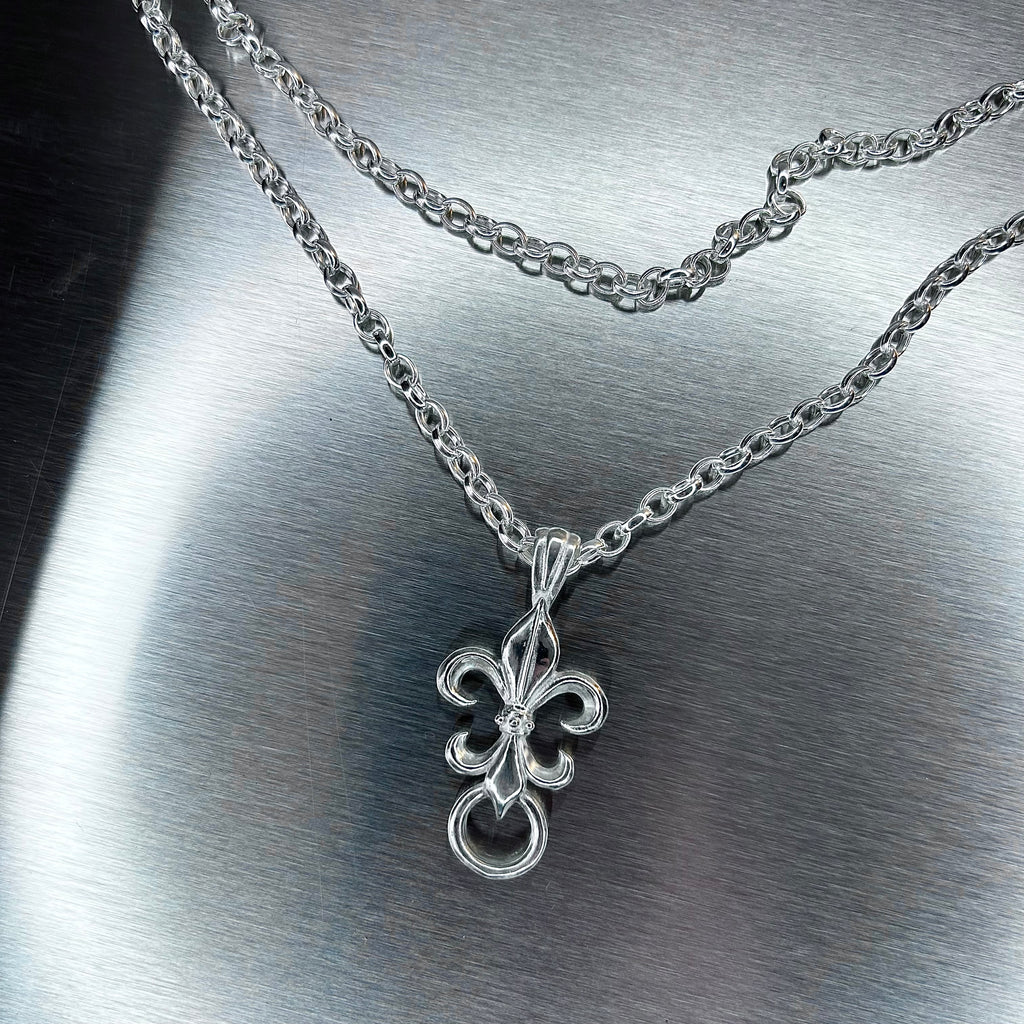 St. Fleur de Lis Chain