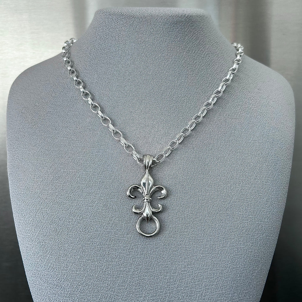 St. Fleur de Lis Chain