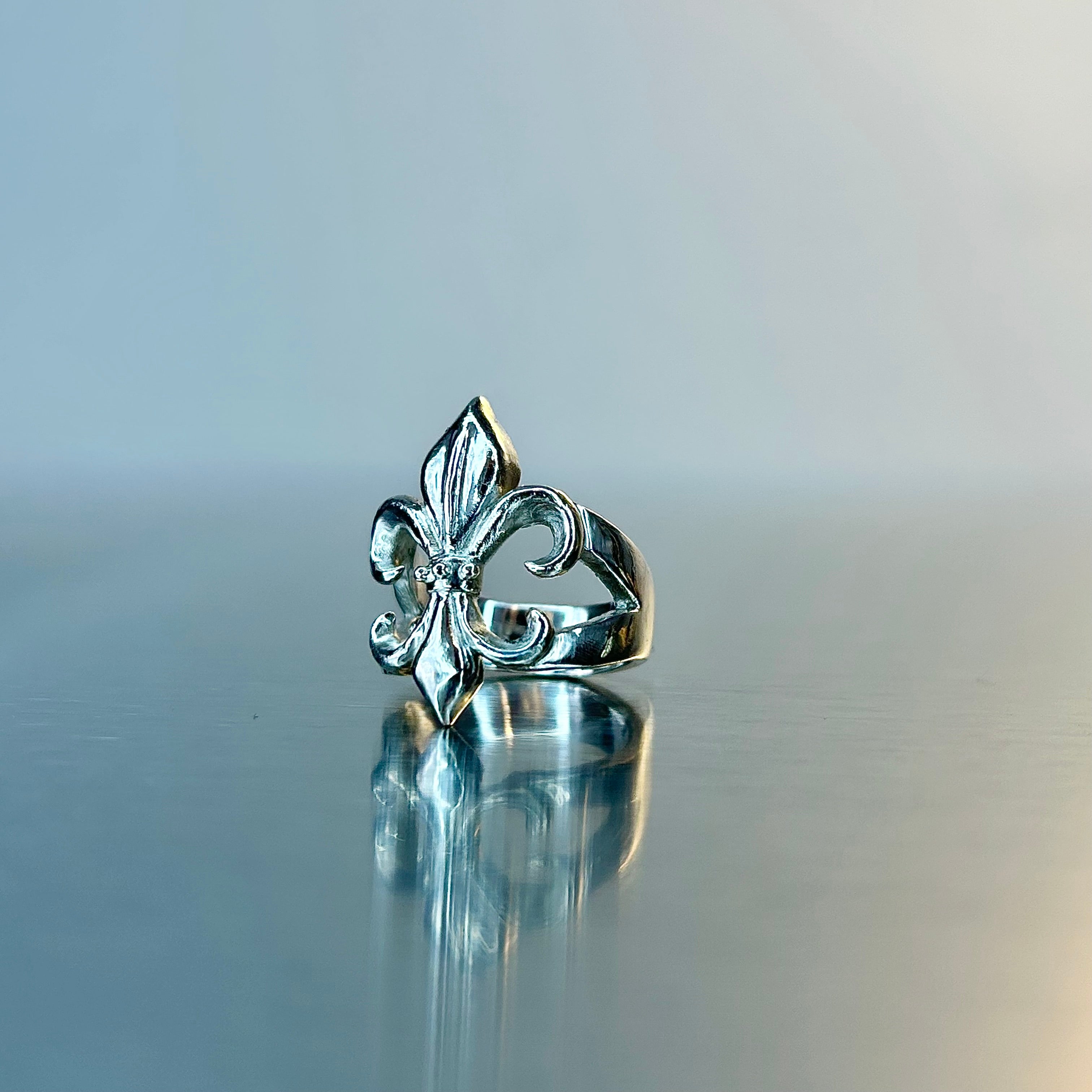 Fleur de Lis Pinky Ring