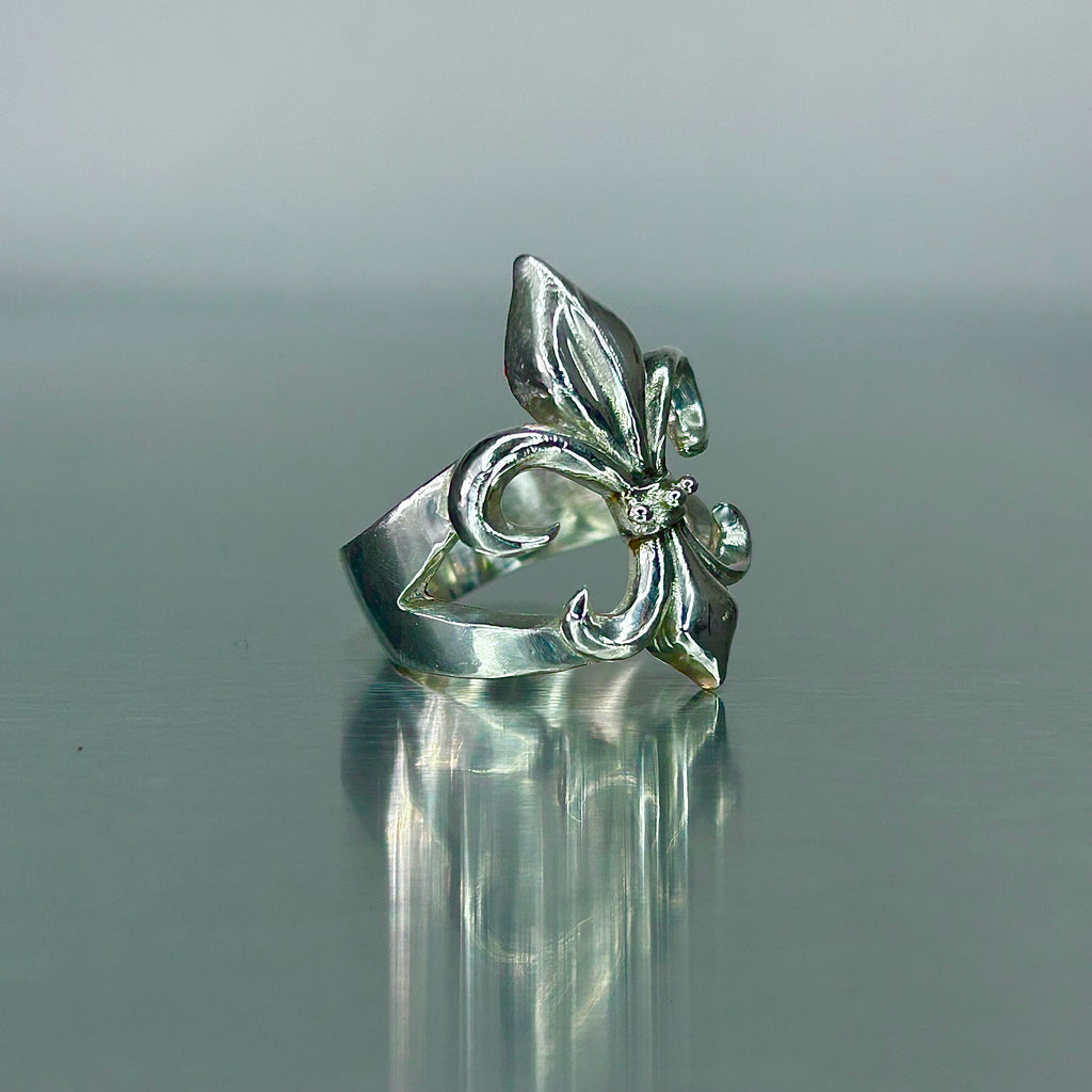 Fleur de Lis Ring