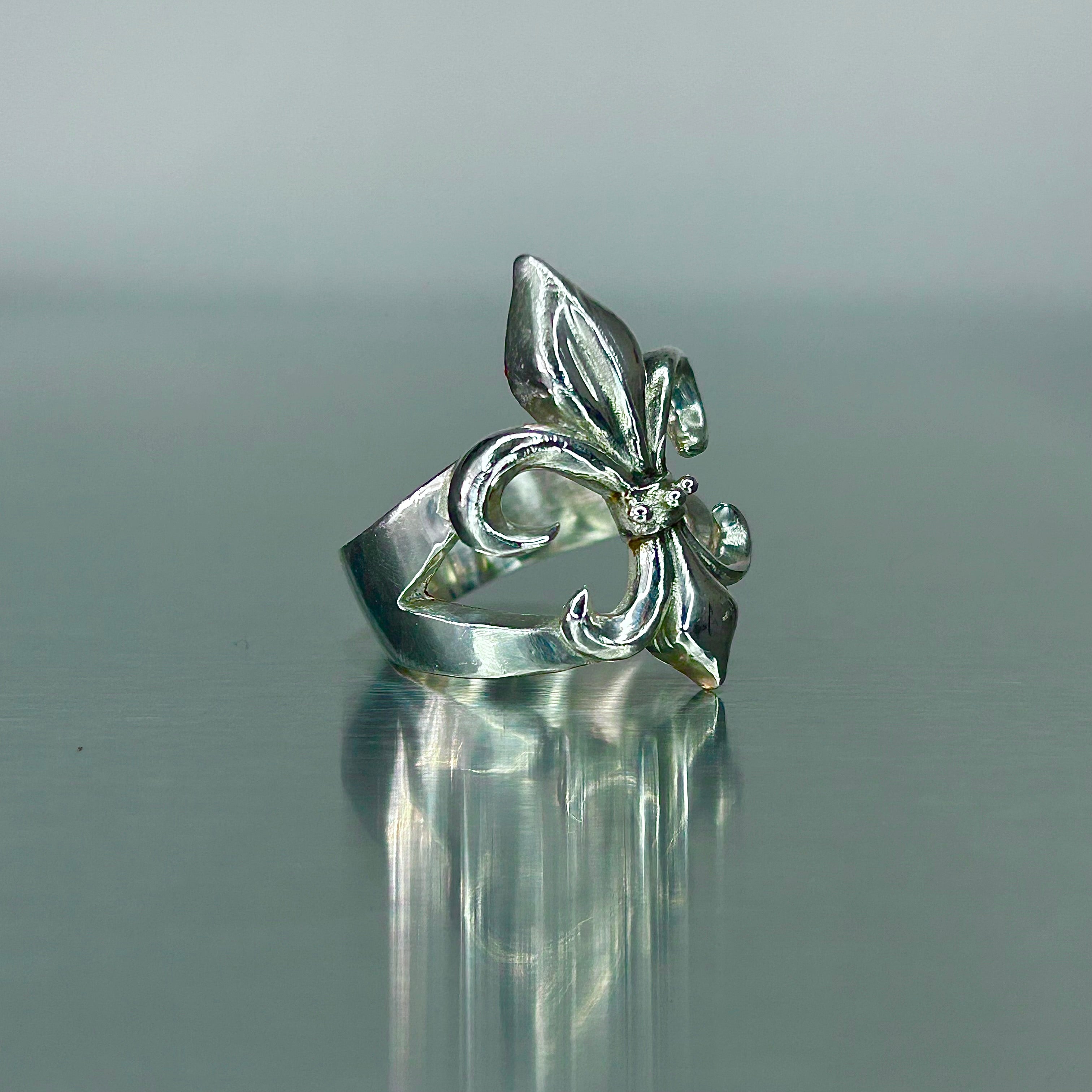 Fleur de Lis Ring
