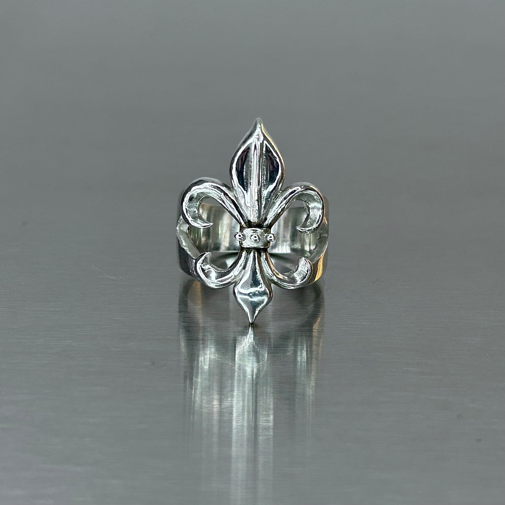 Fleur de Lis Ring