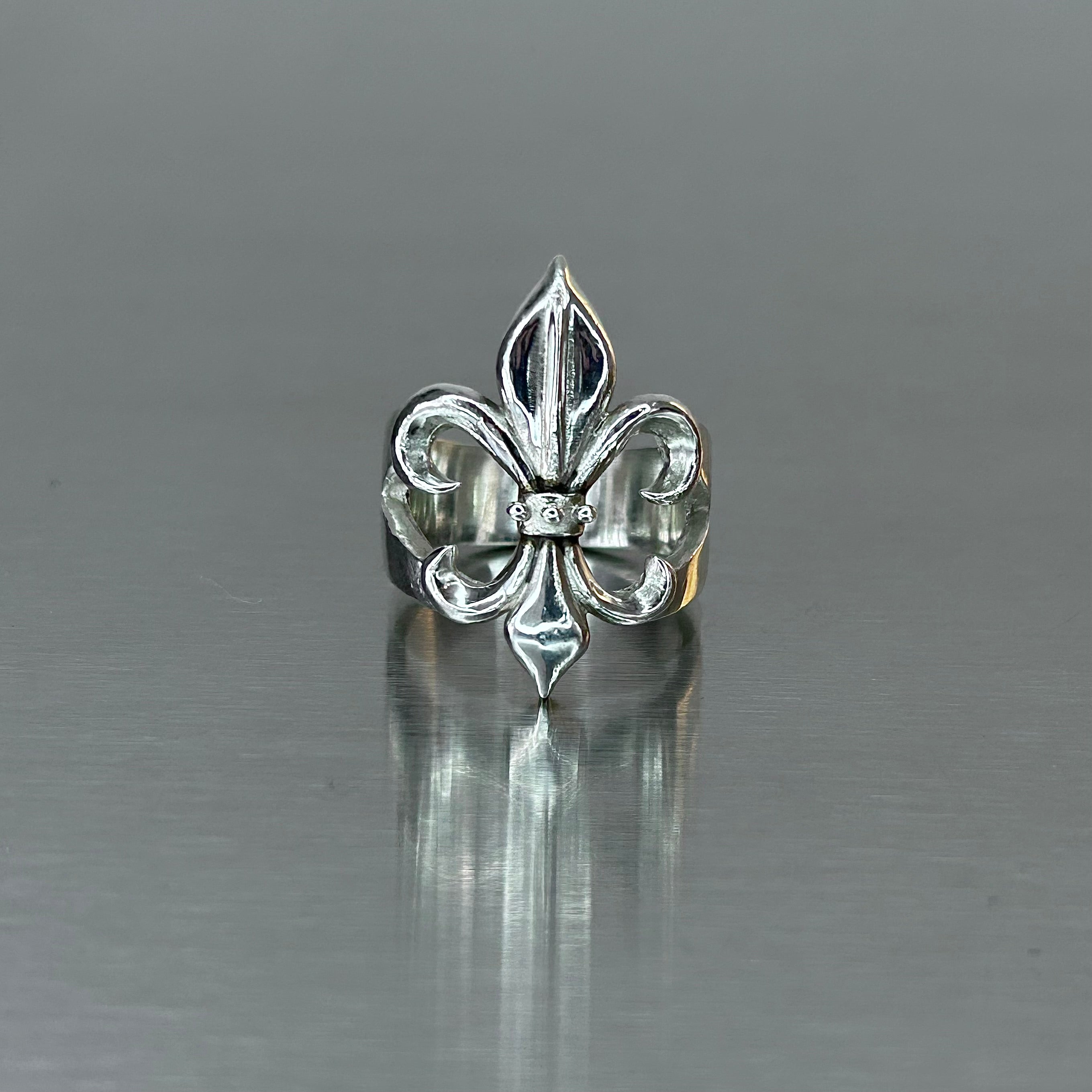 Fleur de Lis Ring