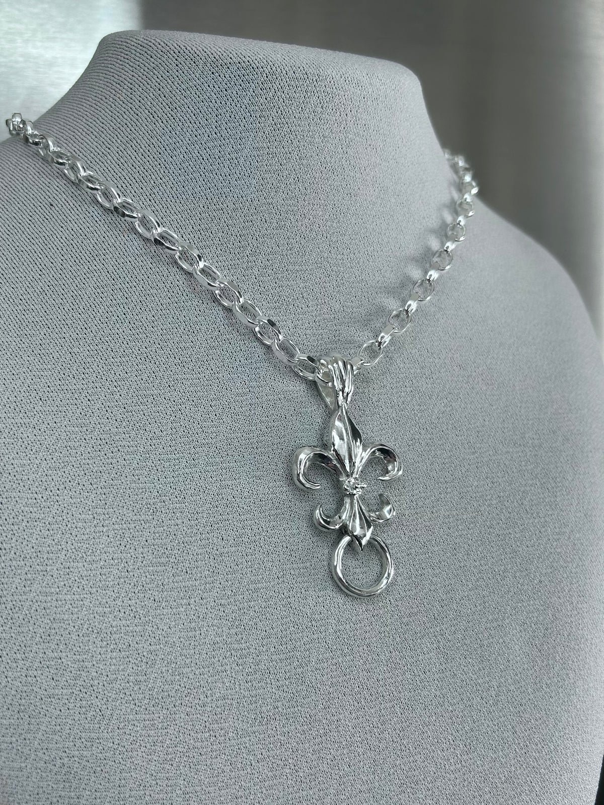 Fleur de Lis Door Knocker Chain