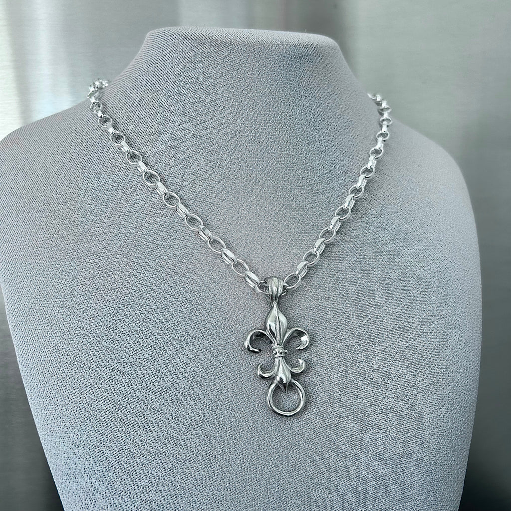 St. Fleur de Lis Chain