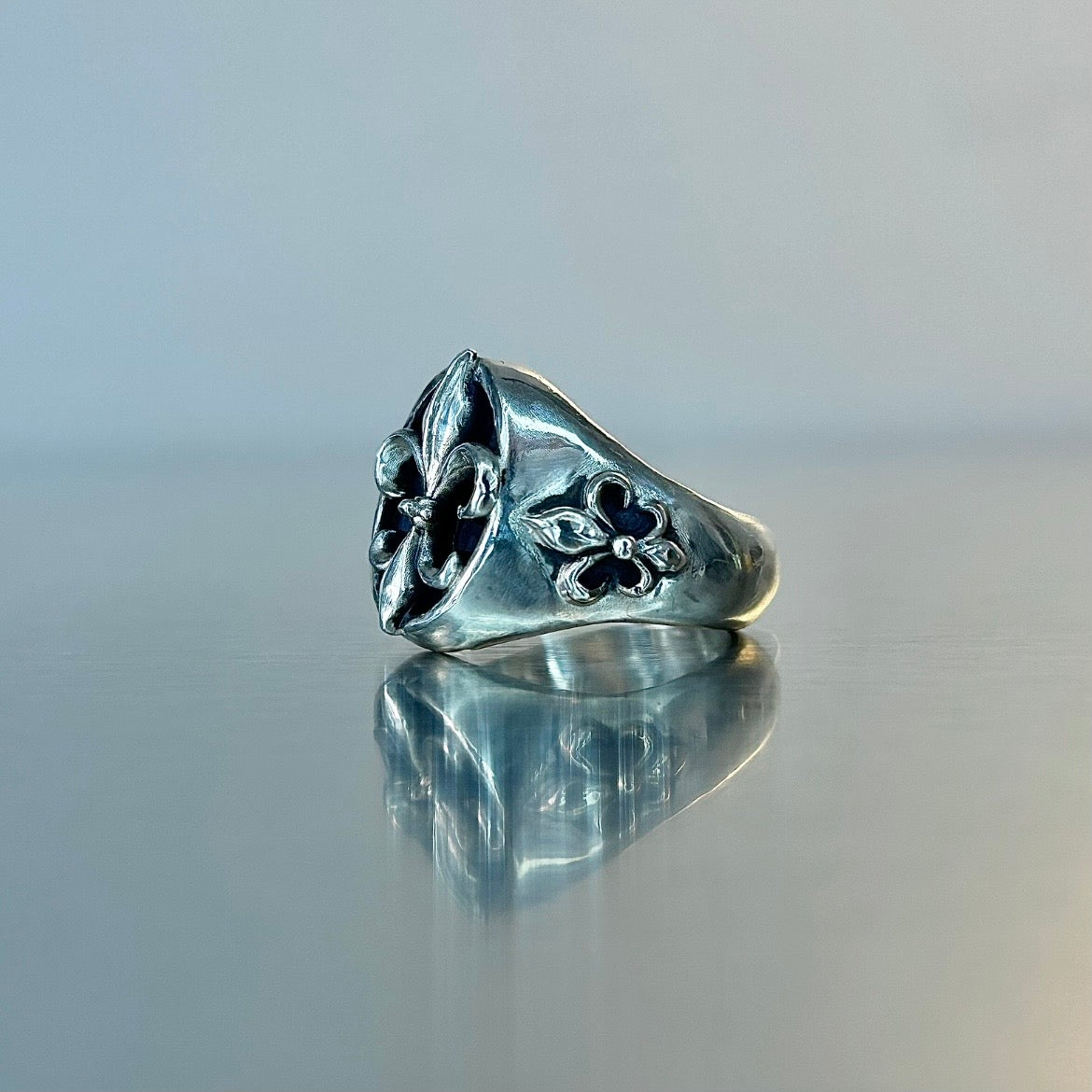 Fleur De Lis Signet Ring