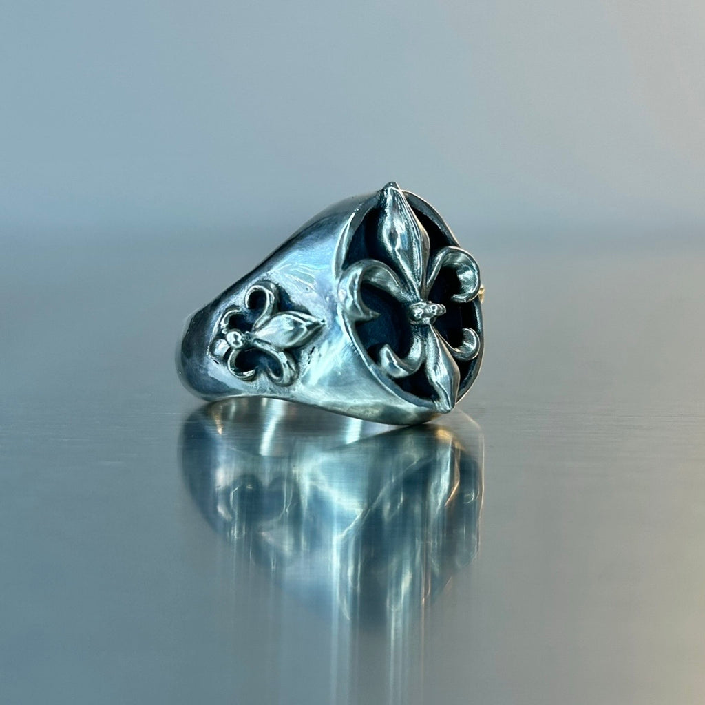 Fleur De Lis Signet Ring