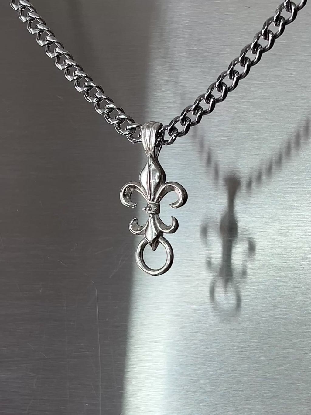 St. Fleur de Lis Chain